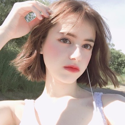 17岁俄罗斯妹子走红，韩妆化得出神入化，被封为“人间水蜜桃”！