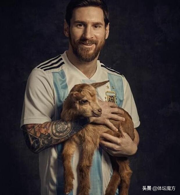 世界杯题外话:足球史上的最佳球员们—C罗进球后为什么摸自己的