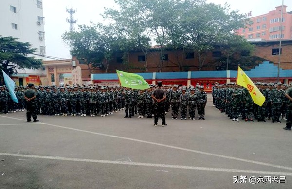 卧龙区青华一中军训,南阳卧龙区青华一中几个培优班