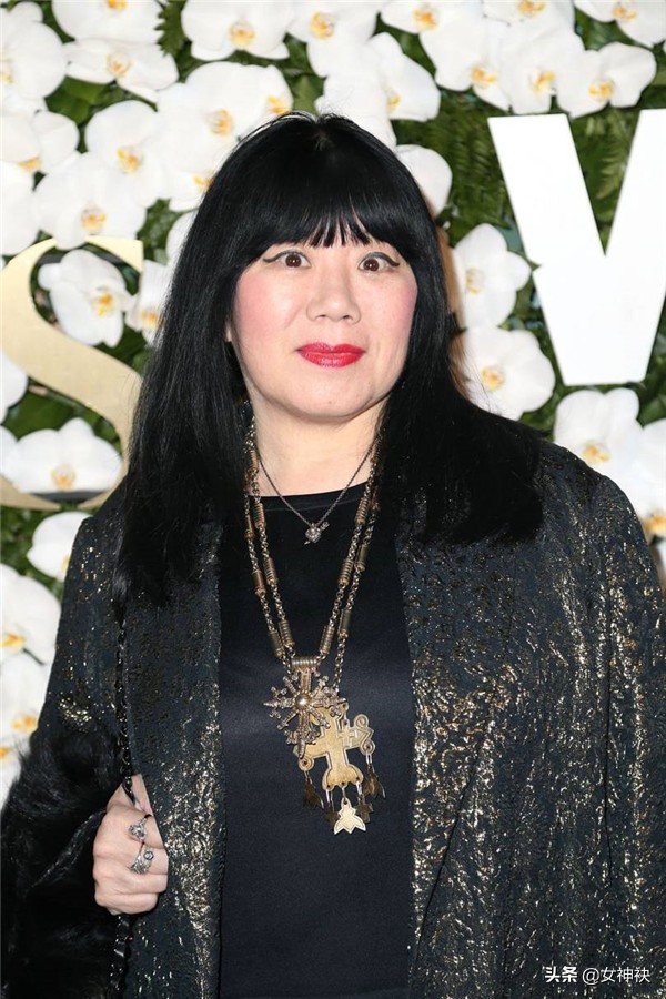 营造魅惑和妖娆的时尚女王，第一位世界顶尖华裔设计师安娜苏