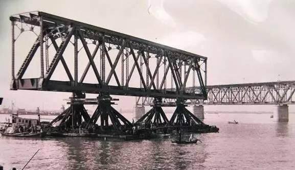 工作75年的“桥坚强”曾被炸3次，屹立不倒是因设计者茅以升