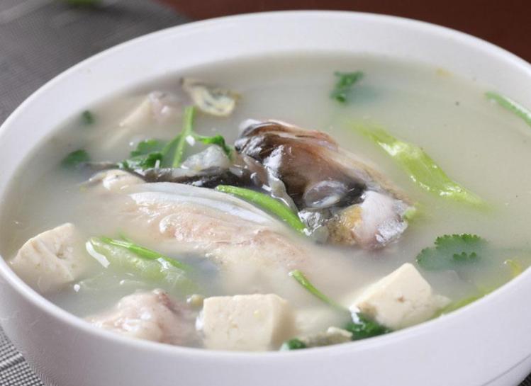 鱼头汤怎么做才能汤白,鱼头汤怎么做鱼汤鲜