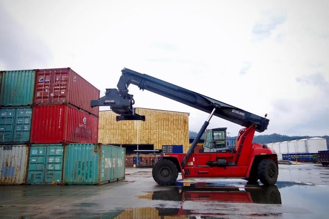 做炸鸡的机器设备,做炸鸡有关的行业可以吗