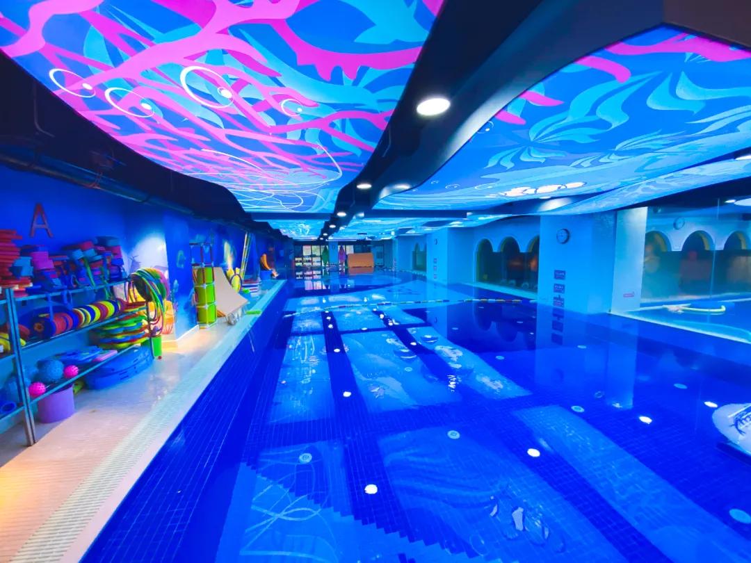和娃一起学游泳,这家亲子游泳馆真的适合遛娃