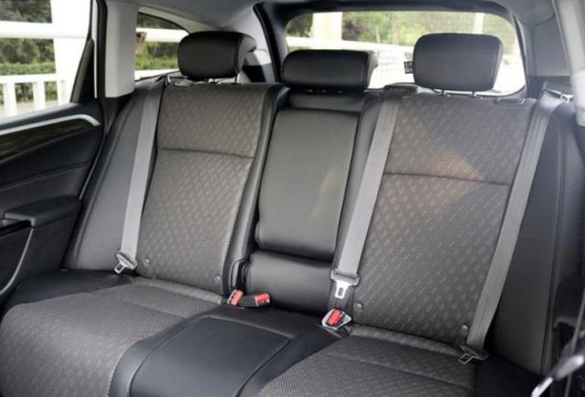 本田20款“杰德”10万了！入门就配1.8L+自动，油耗6.9L