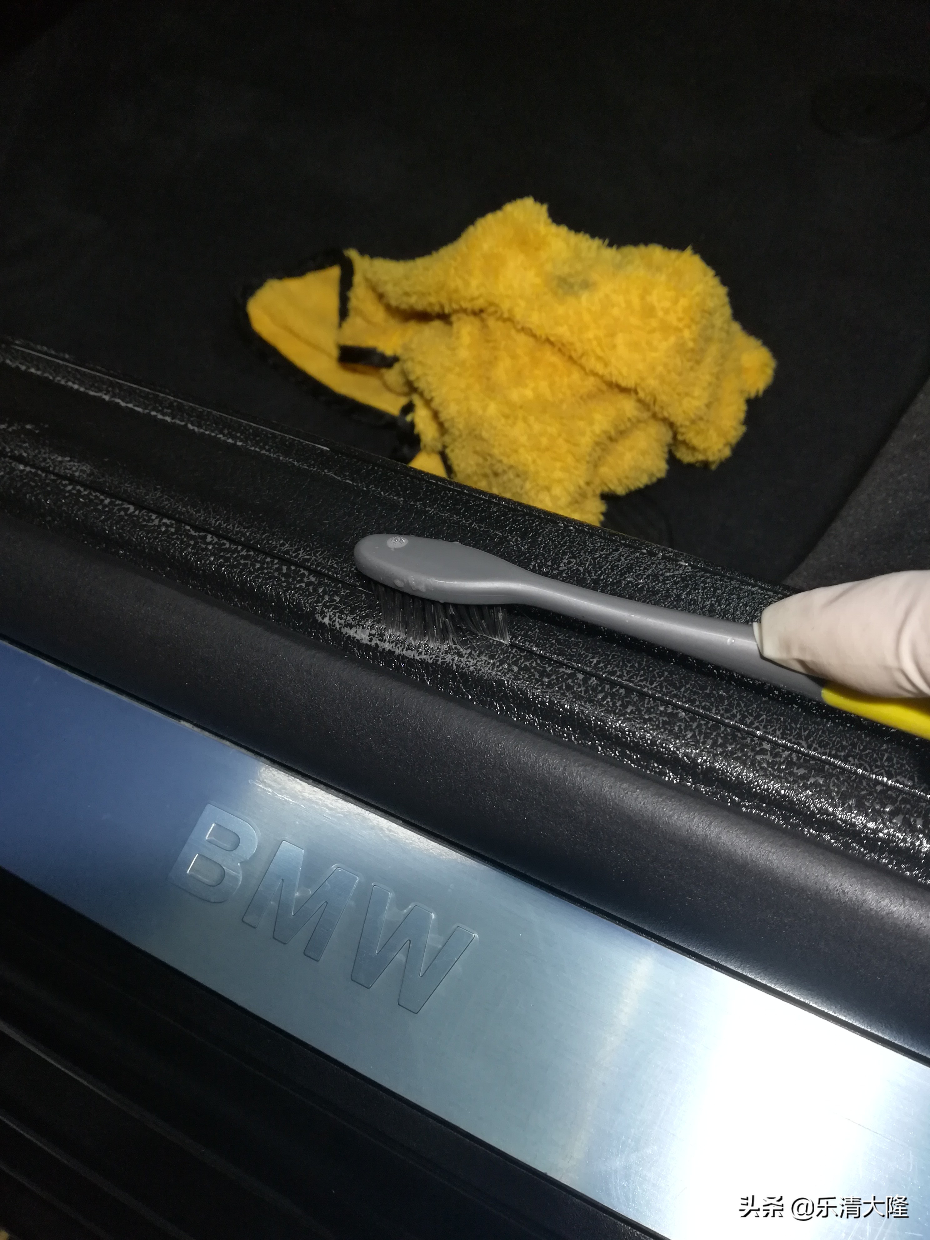 广州宝马7系内饰清洗,宝马7系发动机舱清洗