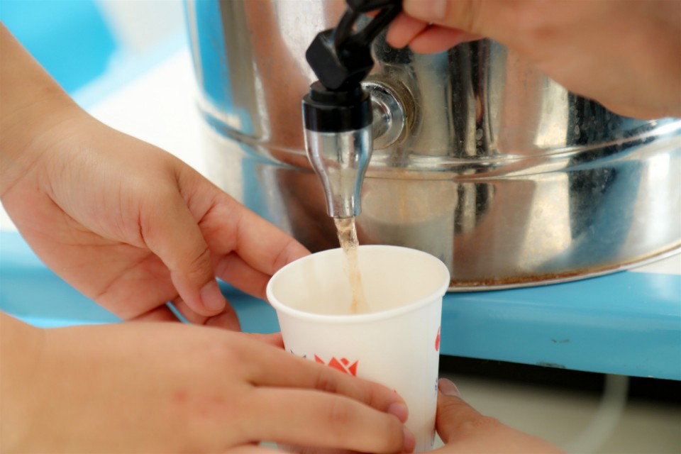 适合夏天喝的祛湿热的茶饮,降暑茶饮有哪些好处和坏处