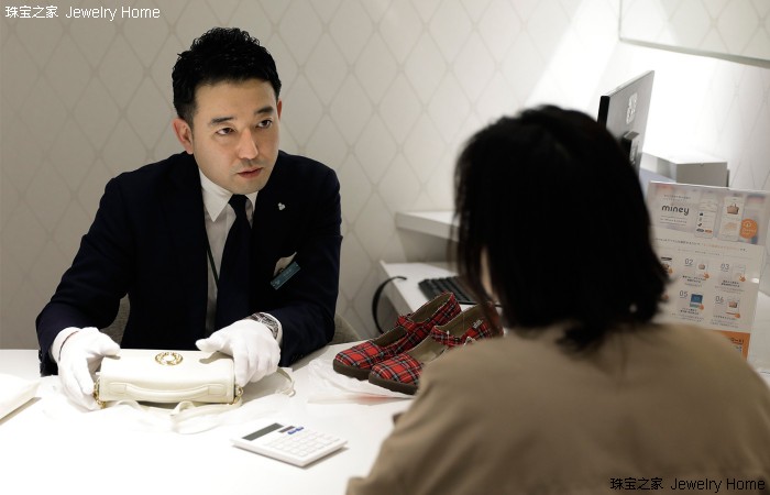 在日本花四十万买表,在日本花2000元买车后续