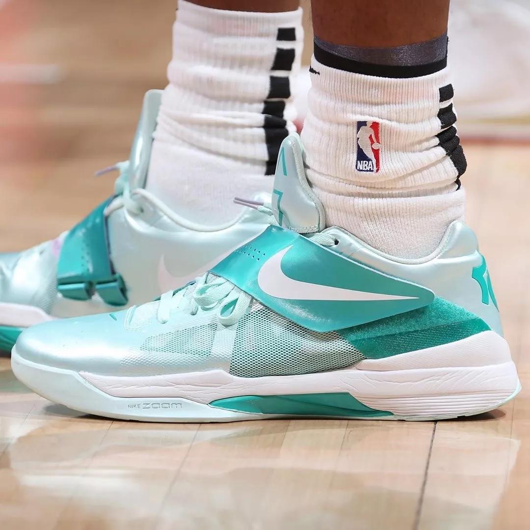 nba球星上脚字母哥5代,字母哥今日上脚球鞋配色