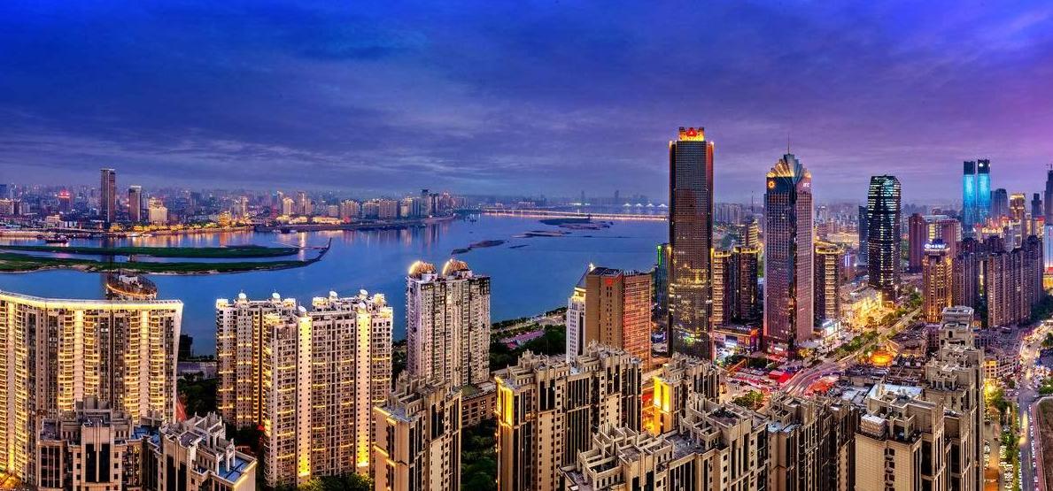 跌入谷底的房价,跌出了翔