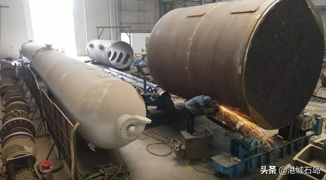 向坚守岗位的一线工人致敬,向坚守在户外的劳动者致敬