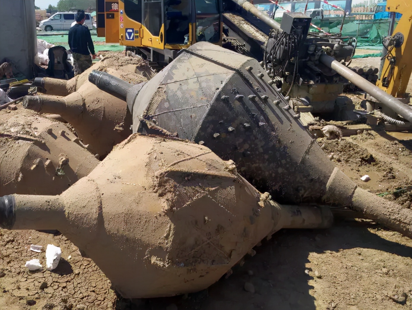 岩石扩孔器现场施工视频,岩石扩孔器如何选配