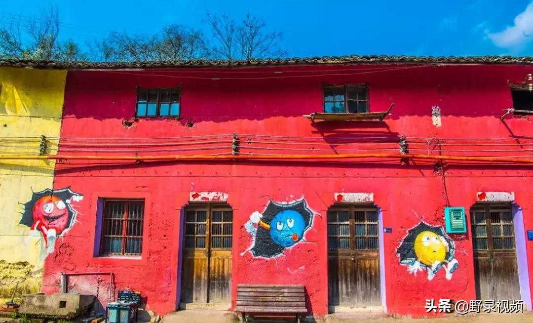 春天来了，这个四月请开启小情侣打卡模式，单身狗们千万不要点