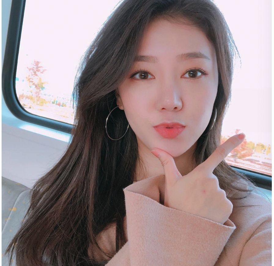 精致的猪猪女孩，“JUJU粉”眼影盘了解一下？