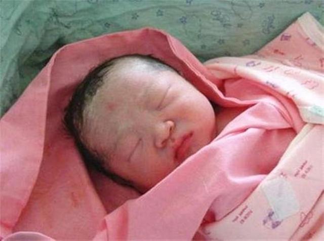 生完孩子后会变成晒娃狂魔吗,顺产的娃几天可以出去晒太阳