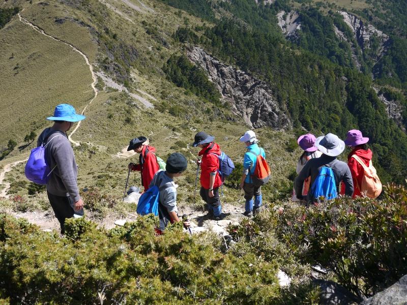 户外爬山领队有什么要求,徒步爬山领队