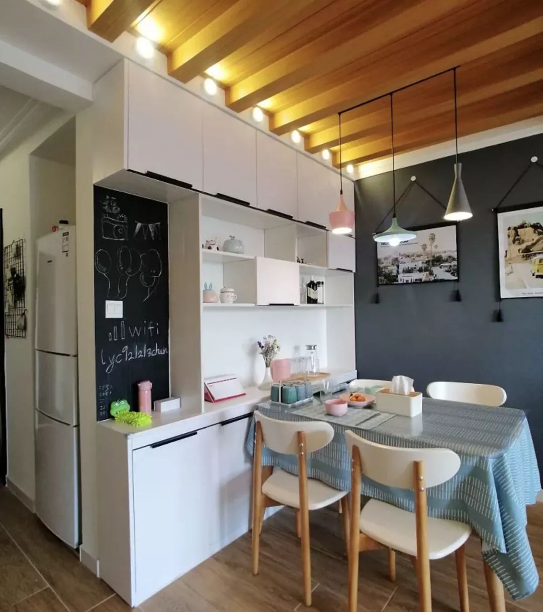 定制餐边柜子不显压抑,定制餐边柜留空