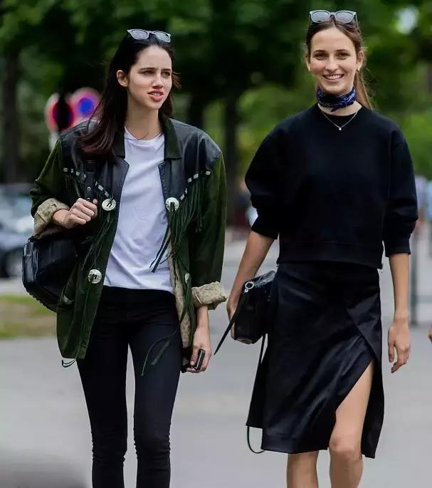 90后都不戴丝巾?谁说的!这种即优雅又酷的单品早就红透时尚圈了