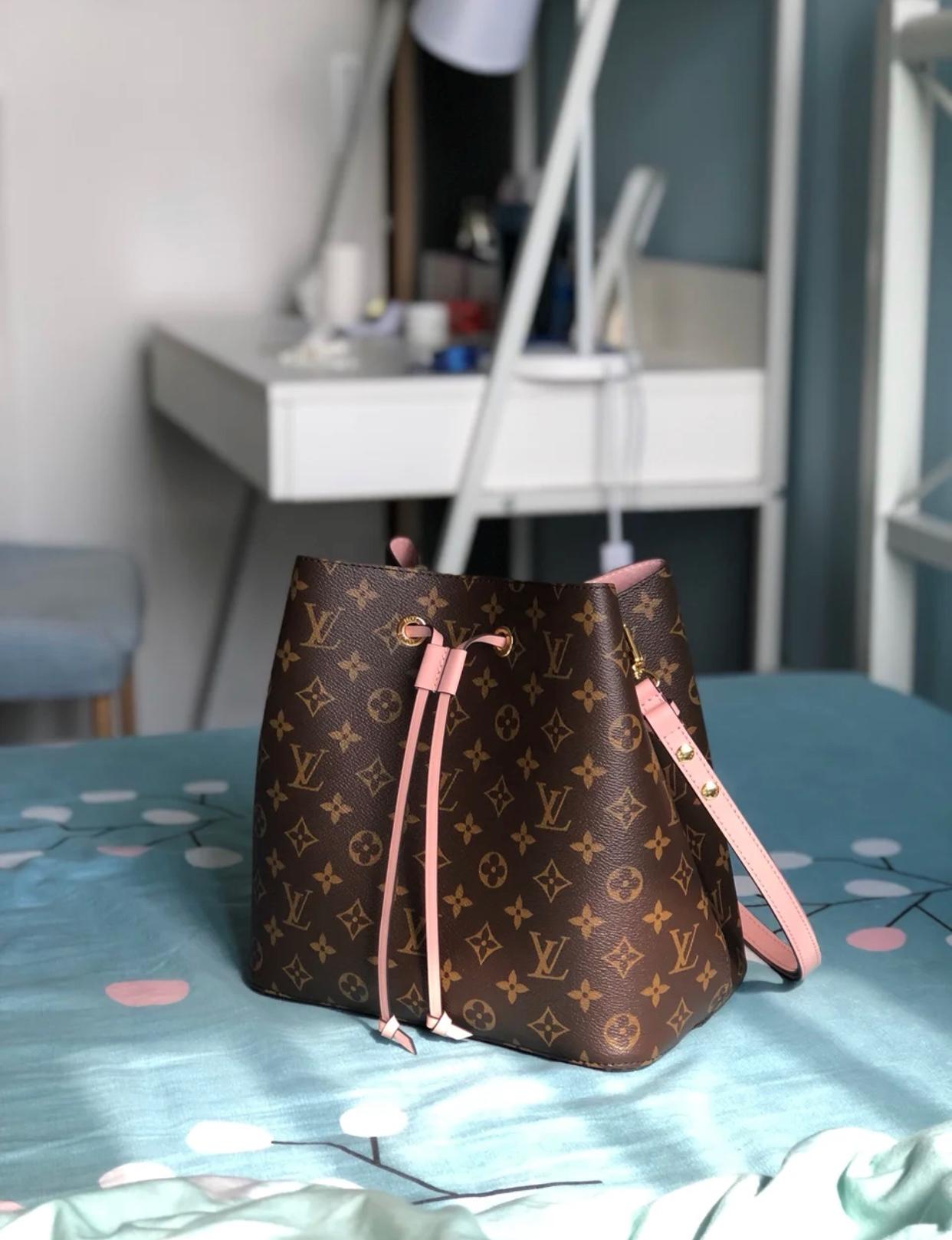 LVNÉONOÉ进得了办公室也看得了风景#