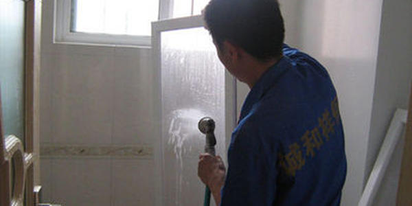 拆卸清洗纱窗小妙招,无法拆卸的纱窗如何清洗