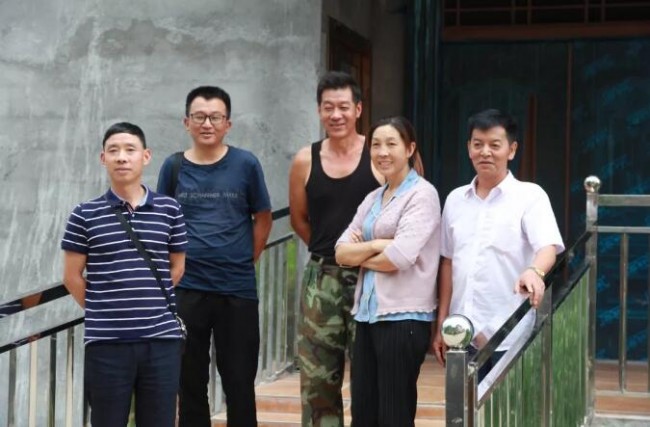 塞上桃园里的爱与希望