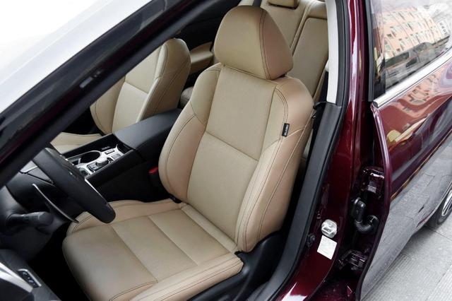 日产西玛海外改款来袭还值得买吗,外观不输百万车