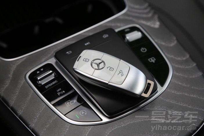 奔驰Cls试驾,奔驰clsamg63试驾