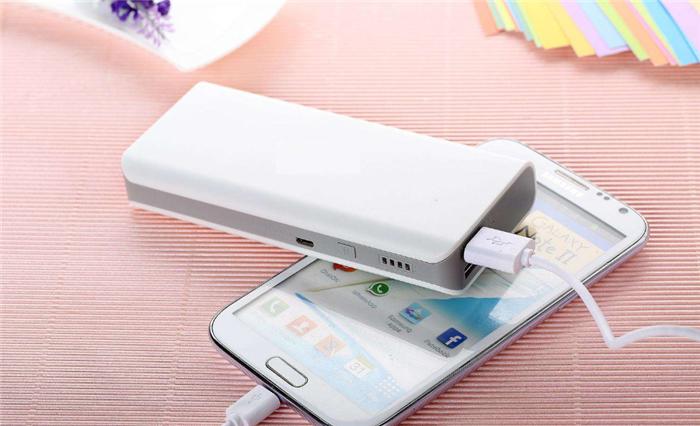 不同型号的充电宝可以相互充电吗,充电宝和充电宝相互充电会怎么样