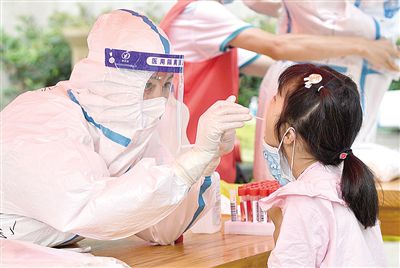 医者担当践初心致敬生命守护者,急难险重勇担当