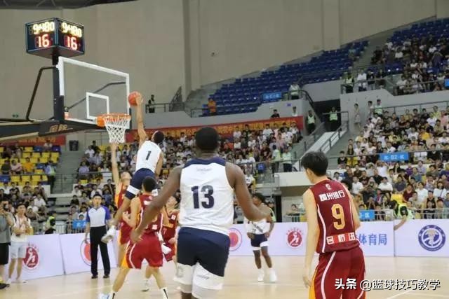 中美篮球差距还是太大，三场狂胜95分，詹韦儿子联手太强了