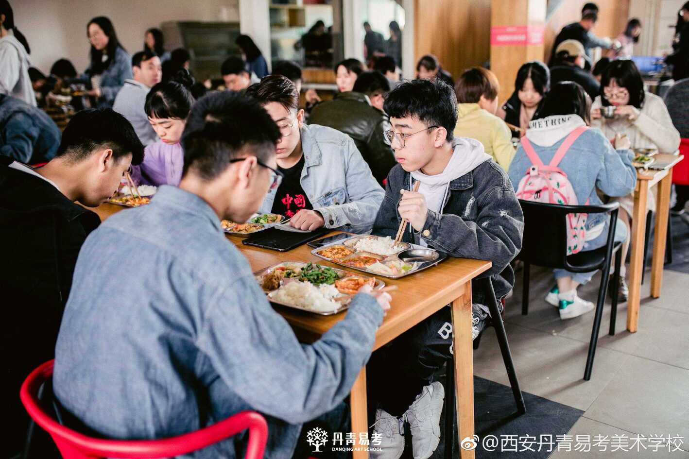 西安丹青易考美术学校,西安丹青画室集训费用