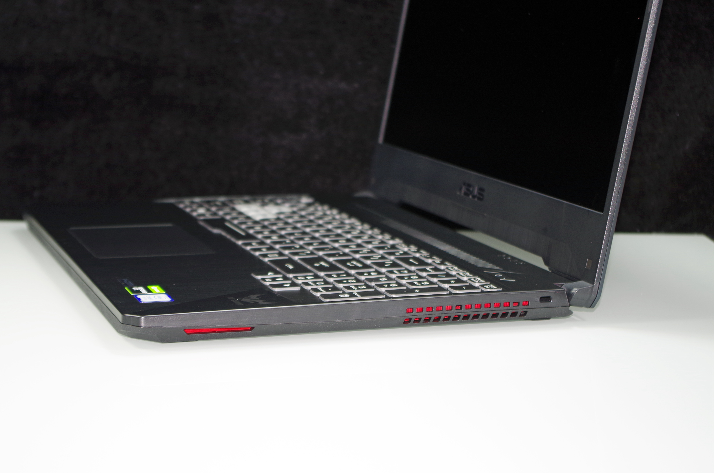 华硕飞行堡垒7怎么进入bios,华硕飞行堡垒7能加装机械硬盘吗