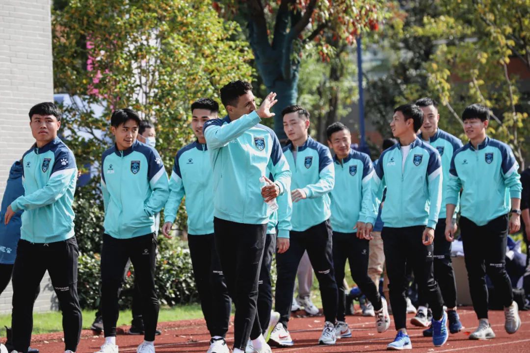 共建活动|支云狼兵走进南通紫琅一小，共度冲甲三周年纪念日