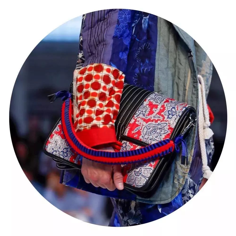 etro近况,etro佩斯利花纹真丝连衣裙