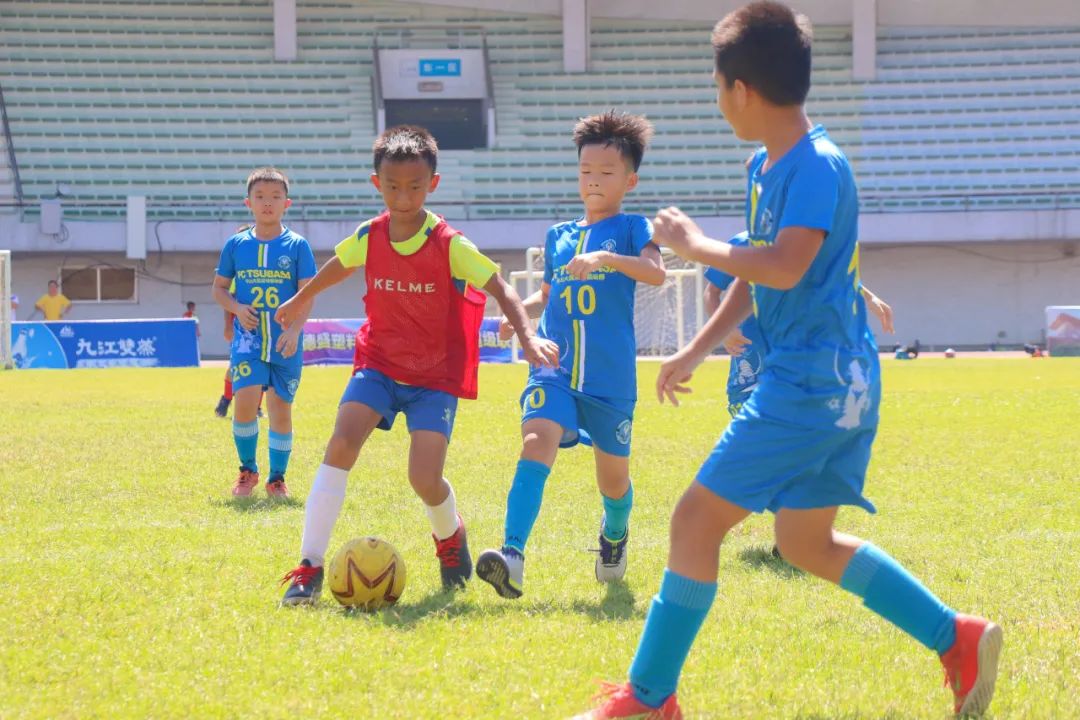当中山、日本足球青训“激情相遇”，你更支持谁？