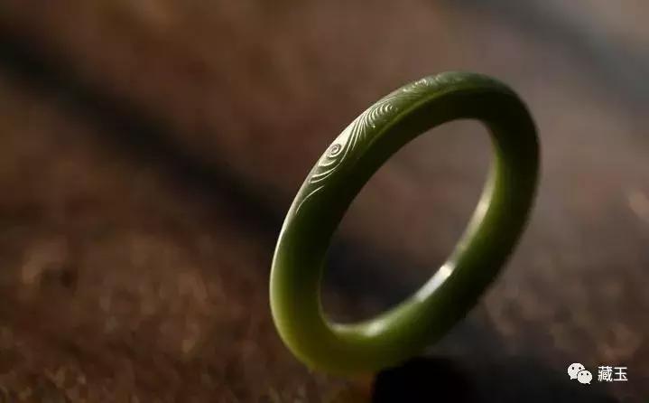 怎么戴玉镯不容易碎,怎么戴玉镯显得美