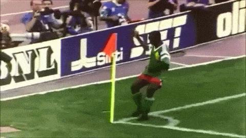 梅西脱衣、德罗巴三杠滑跪，盘点那些奇葩逗比的球星庆祝动作