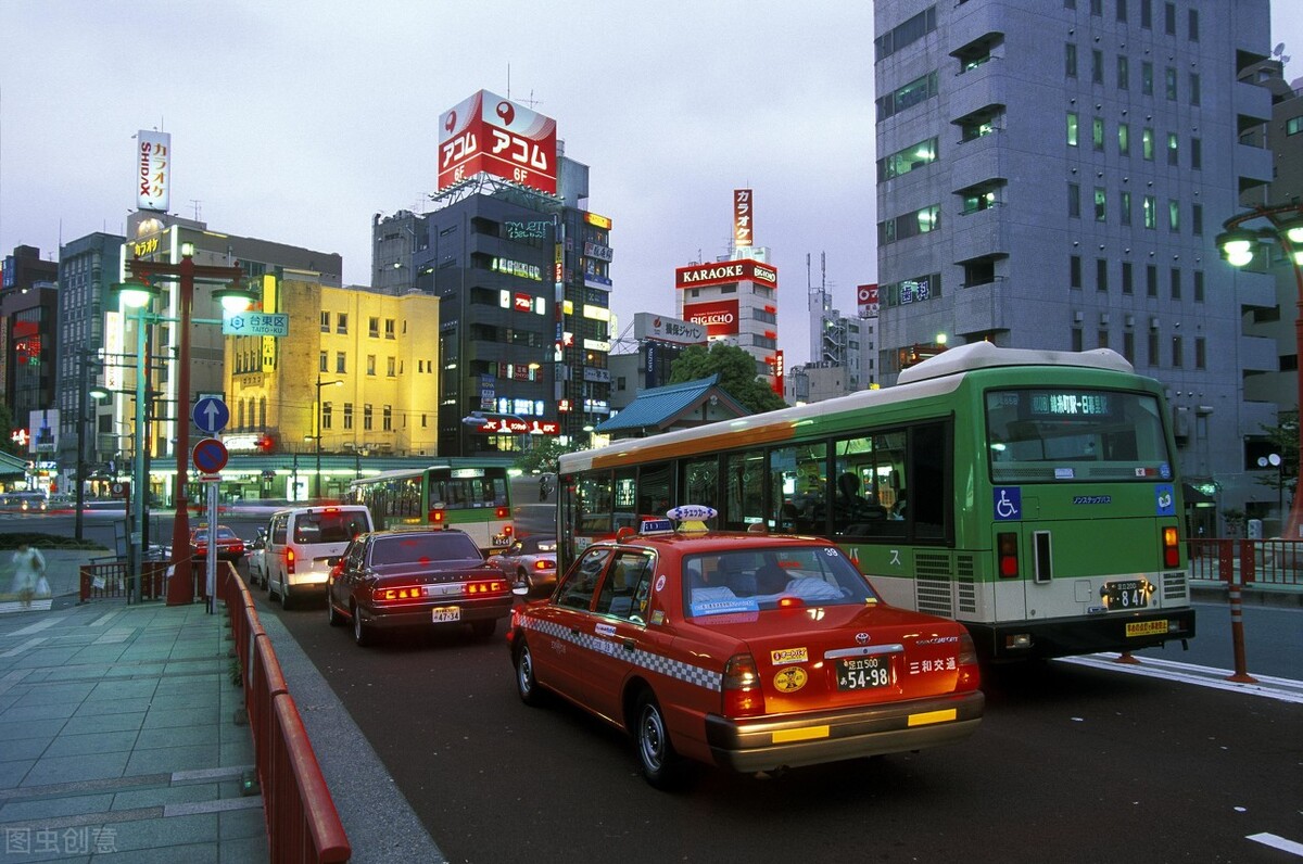 过惯了安逸生活,中年人的生活过得都是一地鸡毛