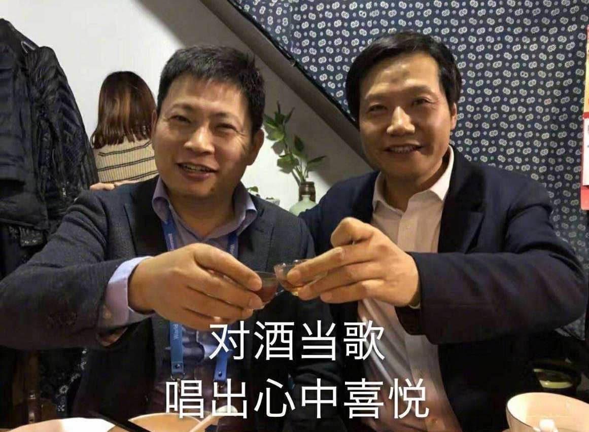 雷军被采访是否愿意使用鸿蒙,小米力挺华为鸿蒙