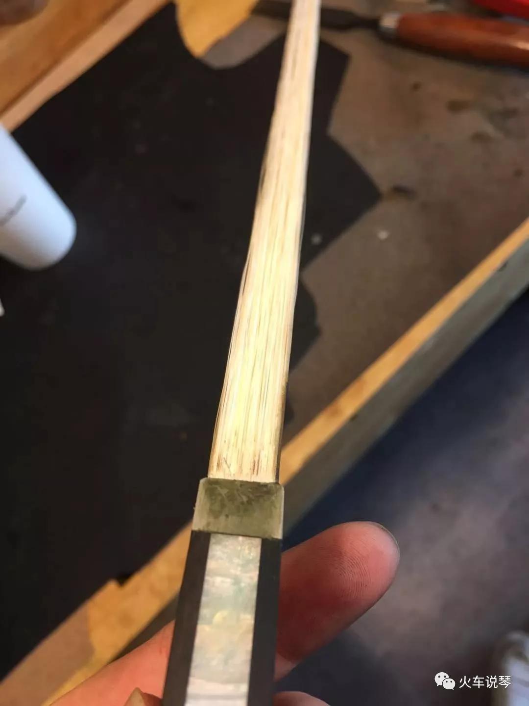 手把手带你学换刃,高档的小提琴弓毛用平了怎么换