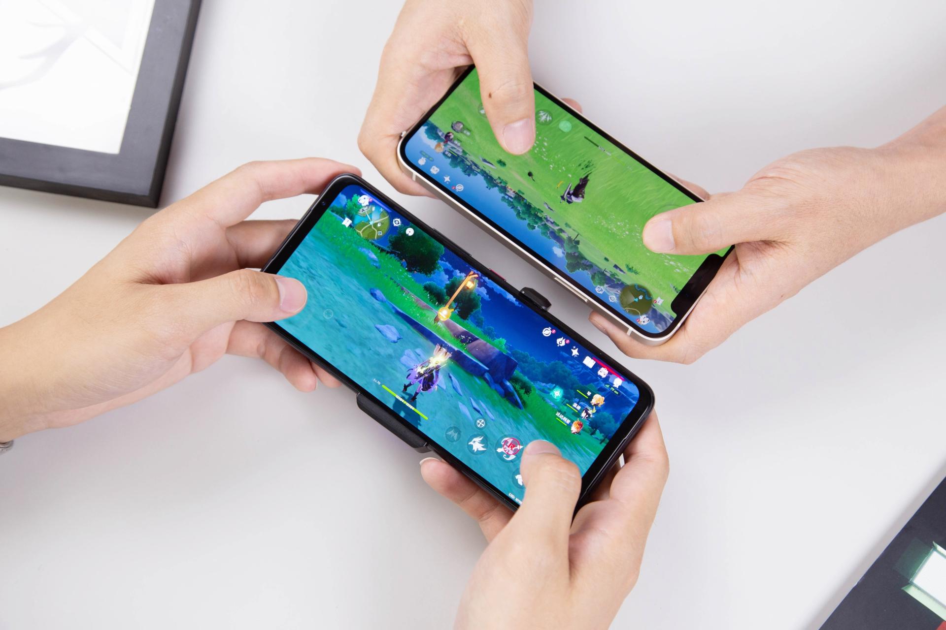 玩游戏的手机rog,玩手游买rog掌机还是手机