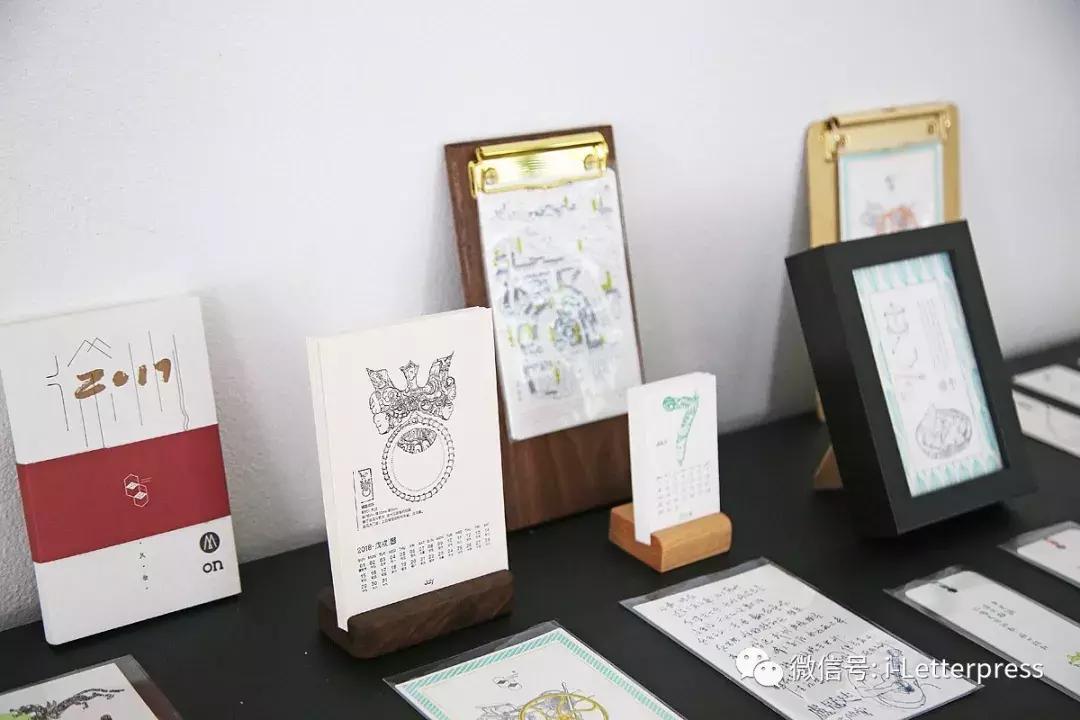 独此一家,机器跨越百年,户部山上的这家小店印出家乡生活的墨迹