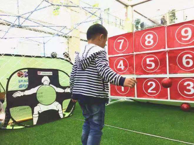 巨型圣诞树亮相天府芙蓉园造圣诞幻梦啦！还有亲子免费乐玩！