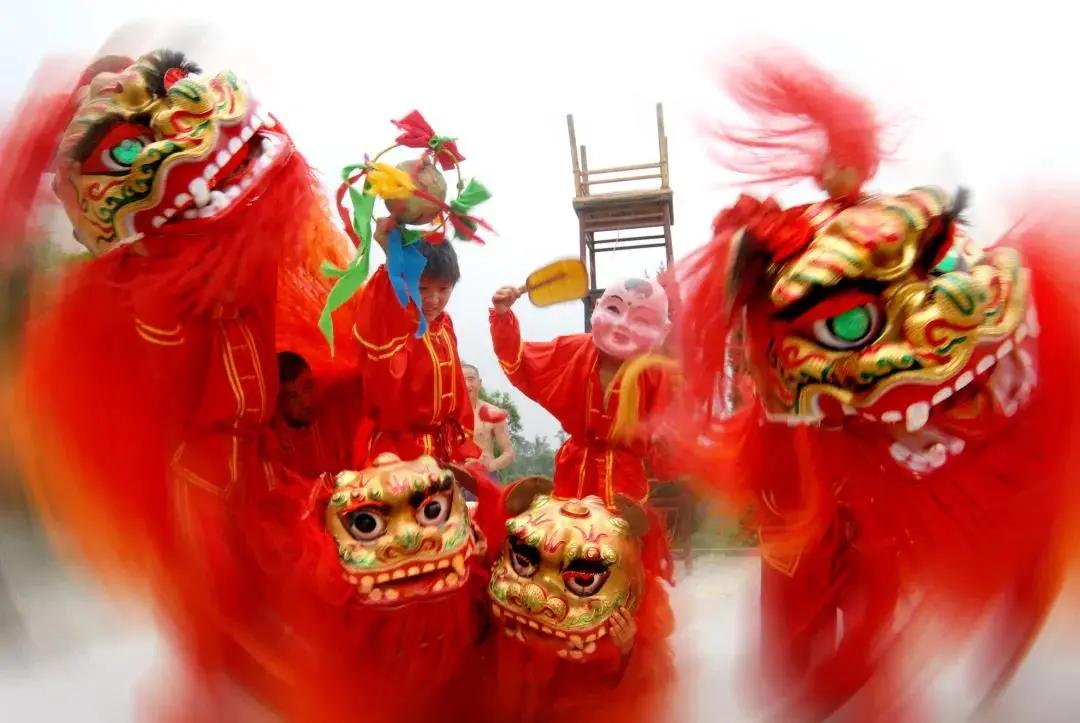 舞狮的是不是有点功夫,舞狮才是真正的中国功夫