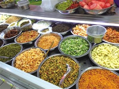 这三类食品再便宜也不要去超市买,特价超市临期食品