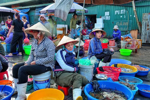 一条旅游路线打通欧亚,一条沿中国边界自驾游的路线