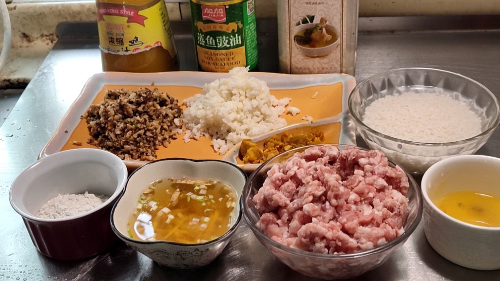 最好吃的珍珠肉丸,咸蛋黄流沙肉丸子