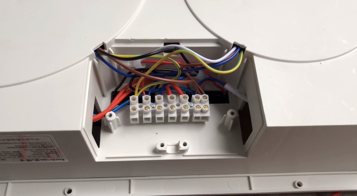 pvc吊顶能用风暖浴霸吗,pvc吊顶安装风暖怎么用卡扣