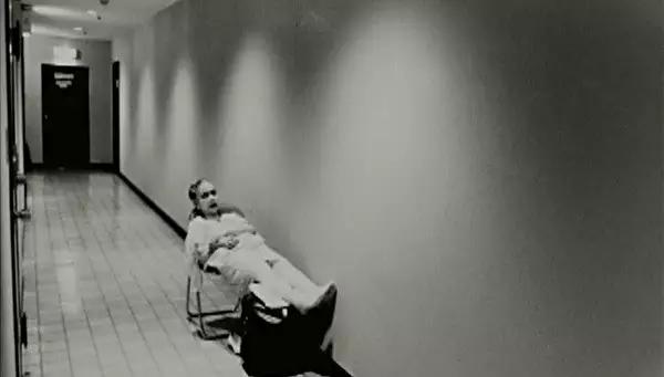 日本最著名站街女：拉客到74岁，等着一个永远等不到的客人…