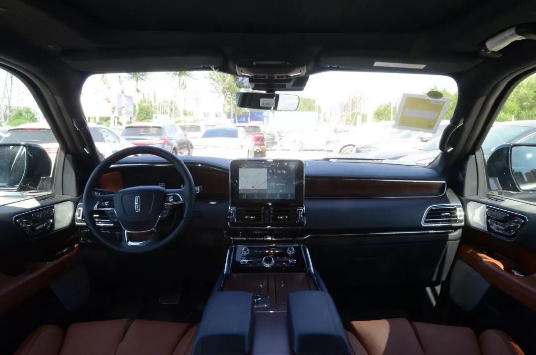 大大大大大汽车中的加特林，折合每平米近10万元的全尺寸SUV豪车